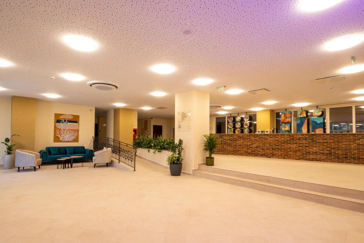 Fiald Hotel & Spa Bacau Bagian luar foto